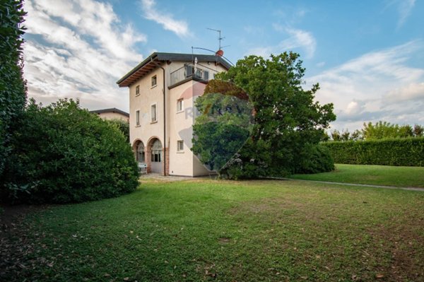 casa indipendente in vendita a Brescia in zona Fiumicello