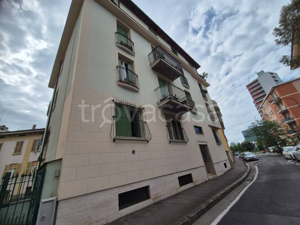 appartamento in vendita a Brescia in zona Porta Venezia