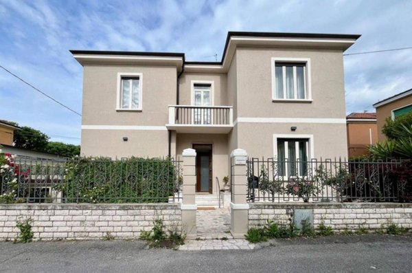 casa indipendente in vendita a Brescia in zona Fiumicello