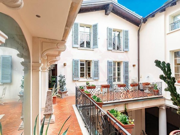 casa indipendente in vendita a Brescia in zona Centro Storico