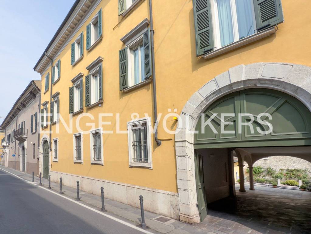 appartamento in vendita a Brescia in zona Centro Storico