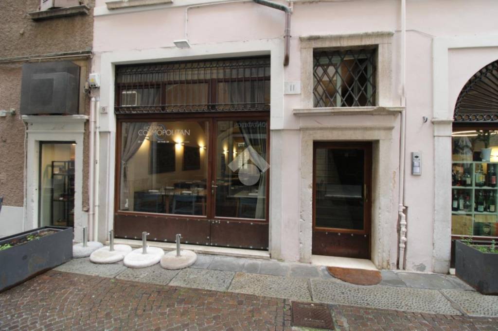 negozio in vendita a Brescia in zona Centro Storico
