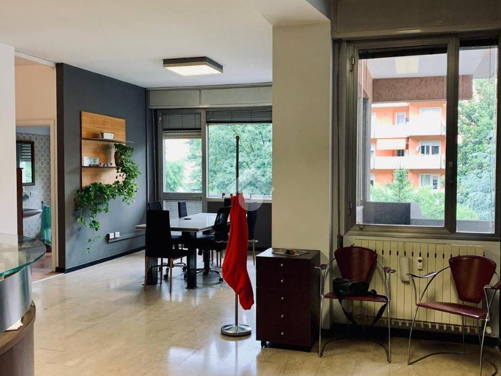 ufficio in vendita a Brescia in zona Lamarmora