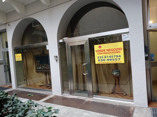 locale commerciale in vendita a Brescia