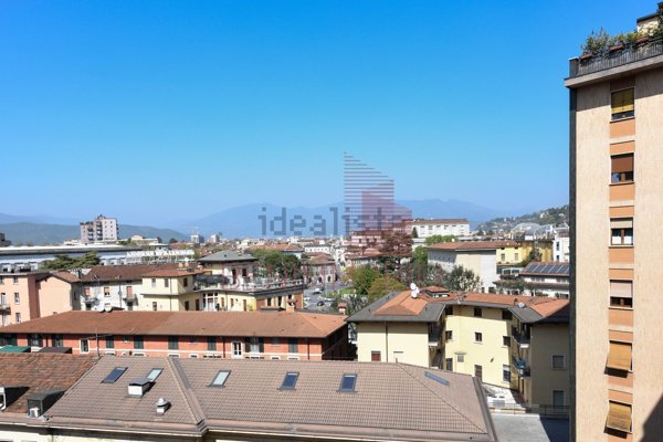 appartamento in vendita a Brescia in zona Quartiere Primo Maggio