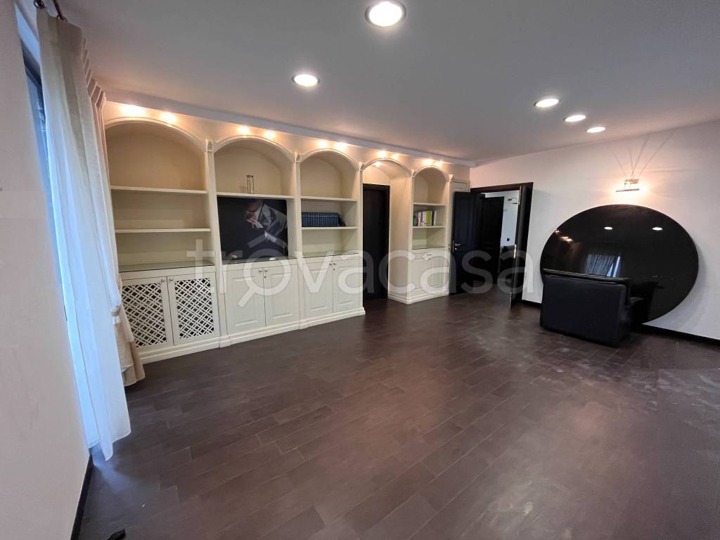 ufficio in vendita a Brescia in zona Volta