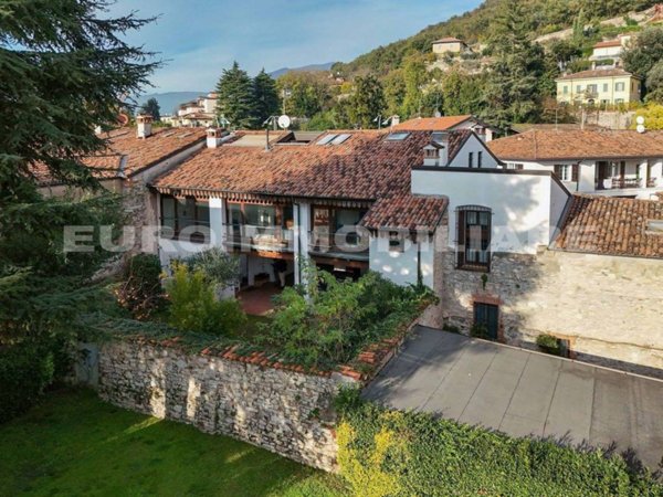casa indipendente in vendita a Brescia in zona Mompiano