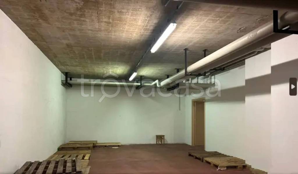 locale di sgombero in vendita a Brescia
