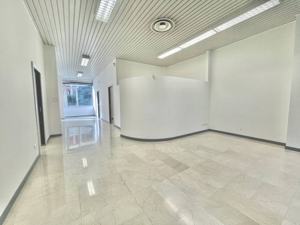 ufficio in vendita a Brescia in zona Volta