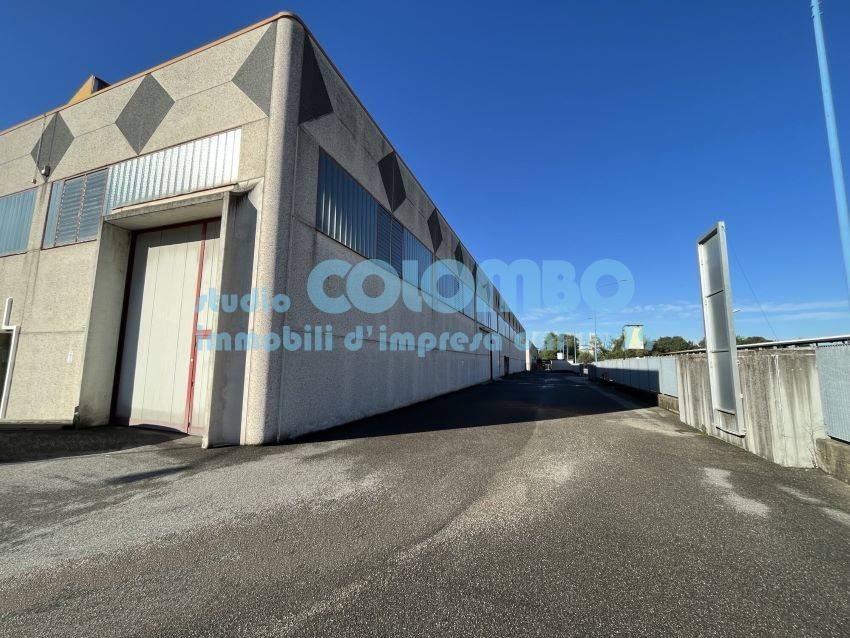 locale commerciale in vendita a Brescia in zona Volta