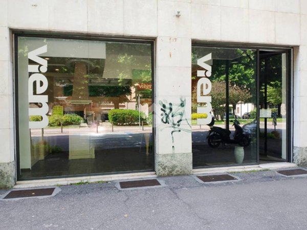 negozio in vendita a Brescia in zona Borgo Trento