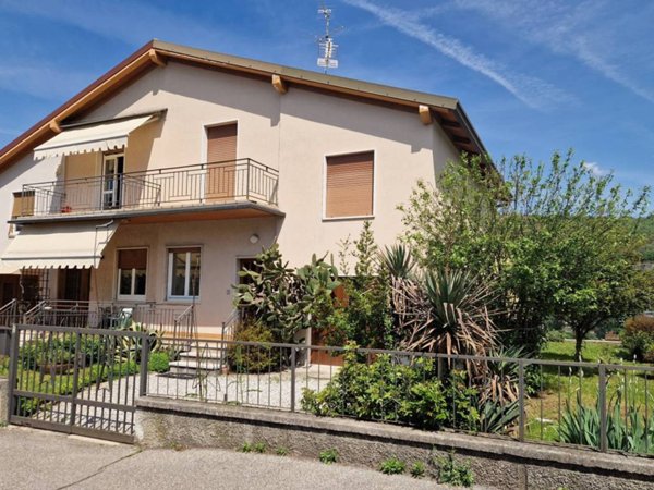 casa indipendente in vendita a Brescia in zona Mompiano