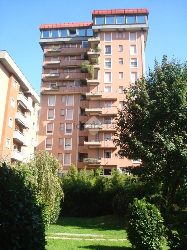 appartamento in vendita a Brescia in zona Lamarmora