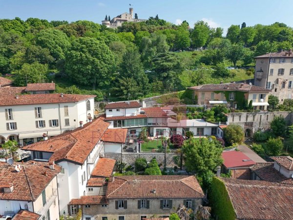 casa indipendente in vendita a Brescia in zona Centro Storico