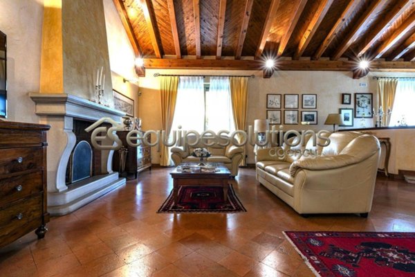 casa indipendente in vendita a Brescia in zona Fiumicello