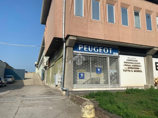 negozio in vendita a Brescia in zona Chiesa Nuova