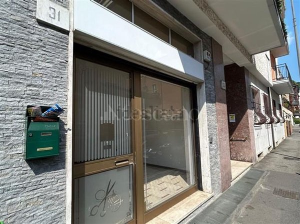 locale commerciale in vendita a Brescia in zona Crocifissa di Rosa