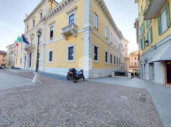 negozio in vendita a Brescia in zona Centro Storico