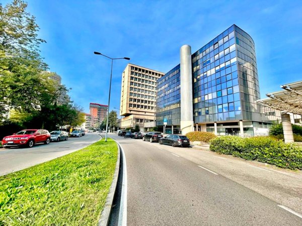 ufficio in vendita a Brescia in zona Volta