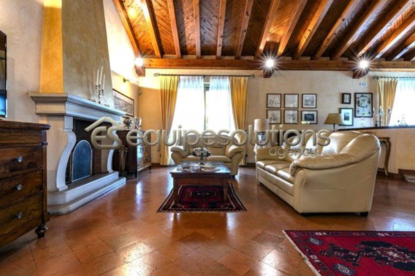 casa indipendente in vendita a Brescia in zona Centro Storico