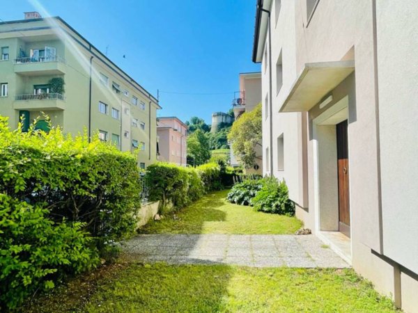 casa indipendente in vendita a Brescia in zona Crocifissa di Rosa