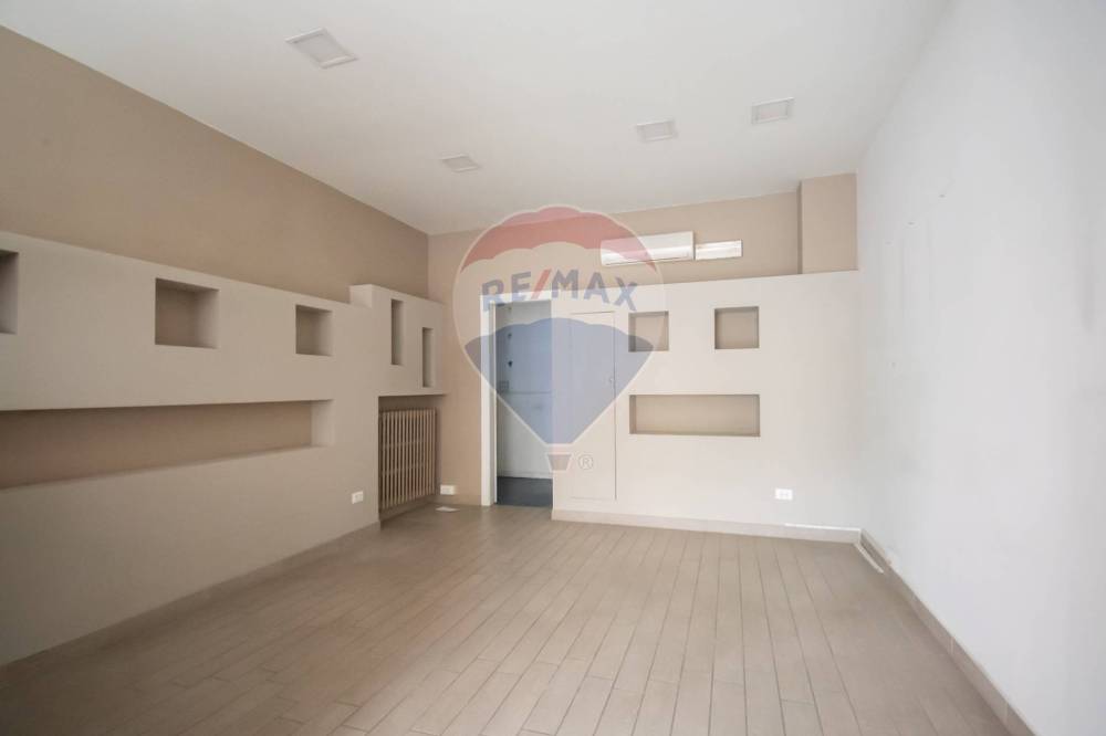 negozio in vendita a Brescia in zona Mompiano