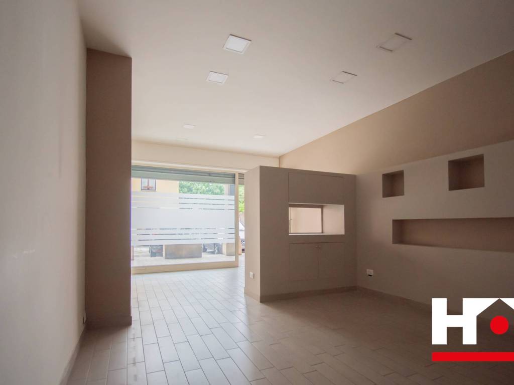 negozio in vendita a Brescia in zona Mompiano