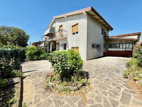 casa indipendente in vendita a Brescia in zona Chiusure