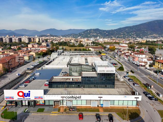 locale commerciale in vendita a Brescia in zona Volta