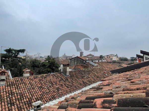 appartamento in vendita a Brescia in zona Centro Storico