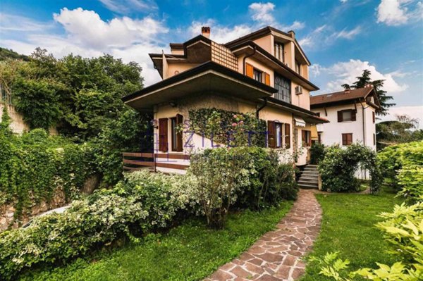 casa indipendente in vendita a Brescia in zona Mompiano