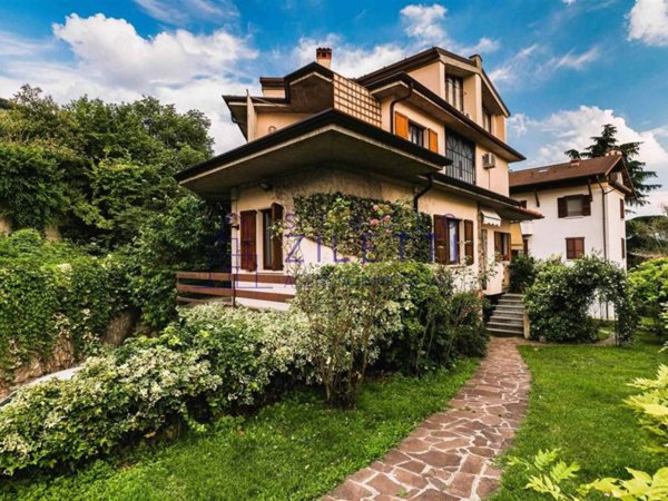 casa indipendente in vendita a Brescia in zona Mompiano