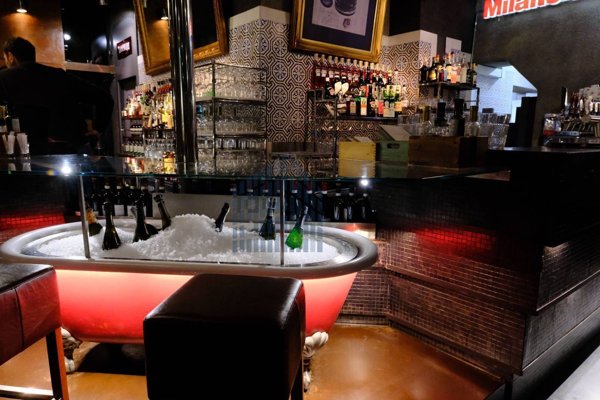 negozio in vendita a Brescia in zona Porta Venezia