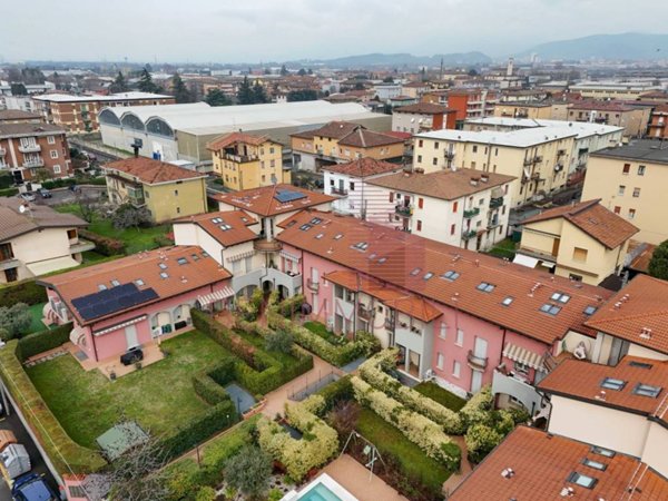 appartamento in vendita a Brescia in zona Volta