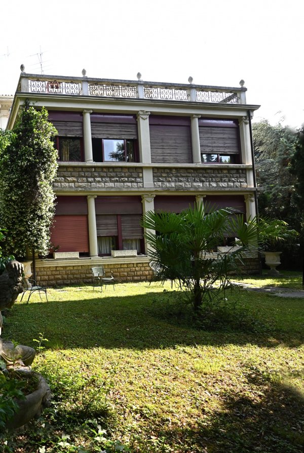 casa indipendente in vendita a Brescia