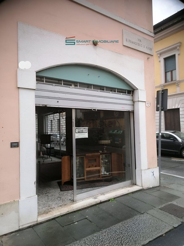 locale commerciale in vendita a Brescia in zona Centro Storico