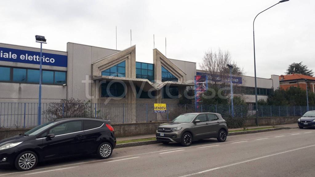 negozio in vendita a Brescia in zona Centro Storico