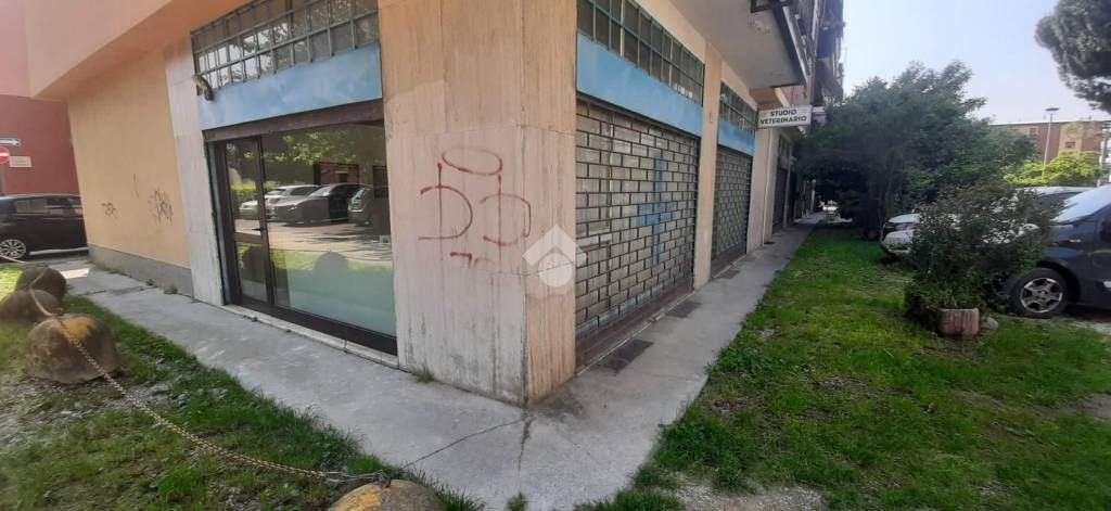 negozio in vendita a Brescia in zona Lamarmora