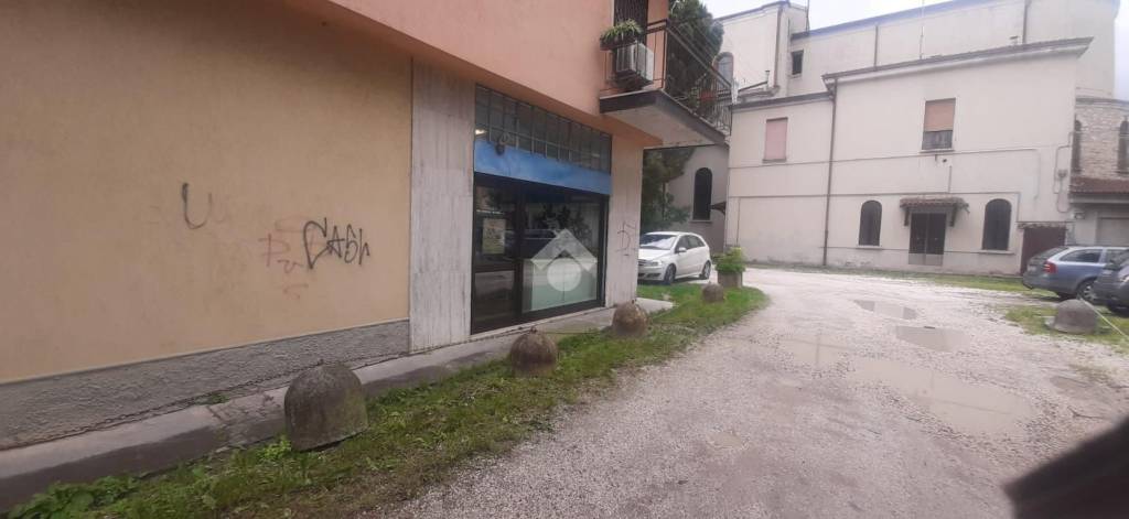 negozio in vendita a Brescia in zona Lamarmora