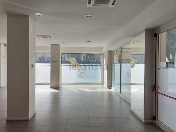 negozio in vendita a Brescia in zona Quartiere Primo Maggio