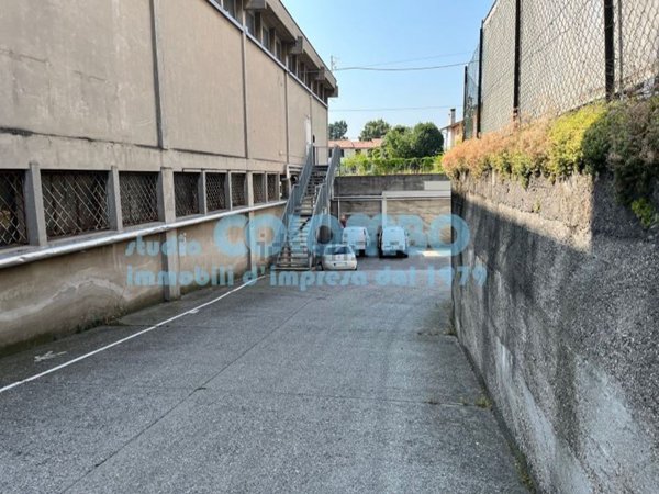 locale di sgombero in vendita a Brescia in zona Don Bosco