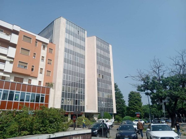 ufficio in vendita a Brescia in zona Volta