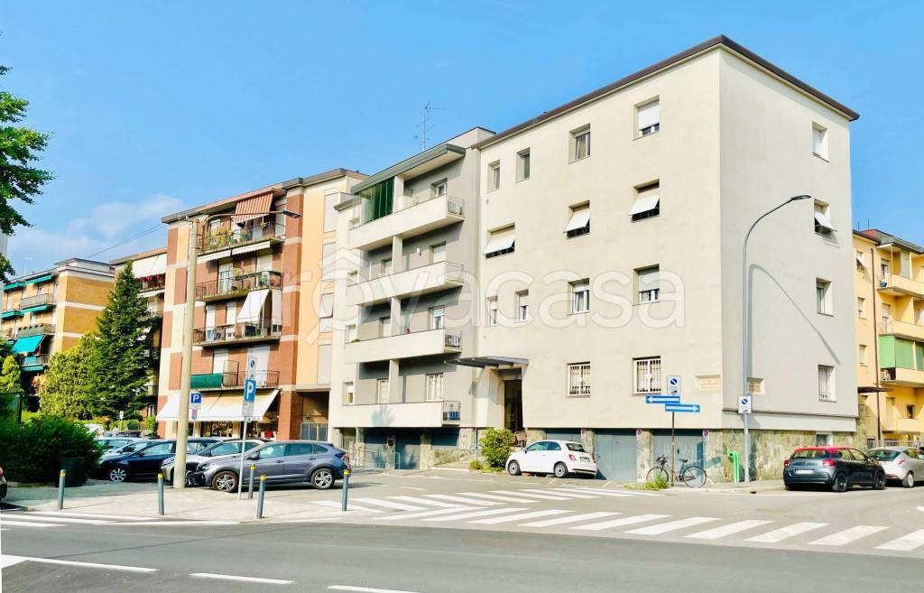 appartamento in vendita a Brescia in zona Crocifissa di Rosa