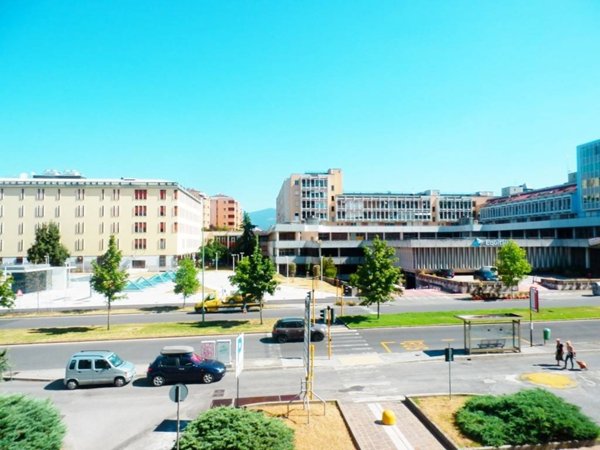 locale commerciale in vendita a Brescia in zona Volta