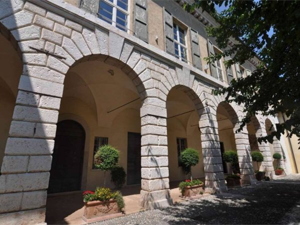 casa indipendente in vendita a Brescia in zona Centro Storico
