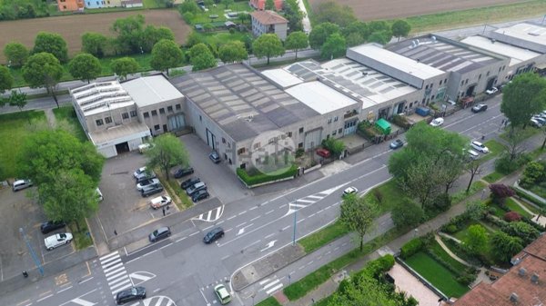 capannone in vendita a Brescia in zona San Polo