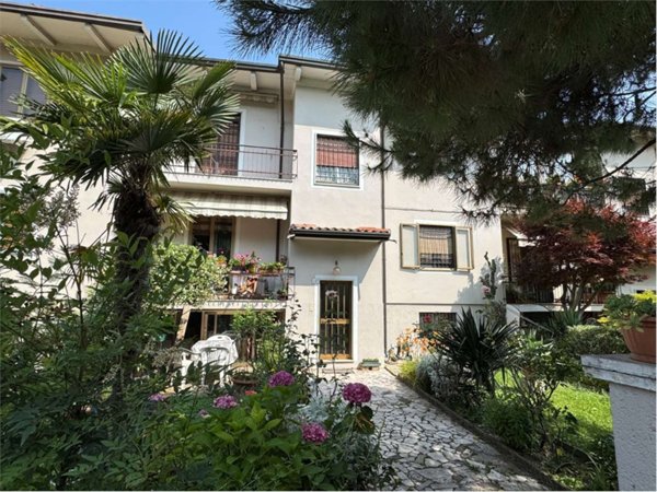 appartamento in vendita a Brescia in zona Urago/Mella