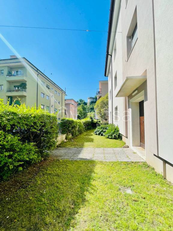 appartamento in vendita a Brescia in zona Crocifissa di Rosa