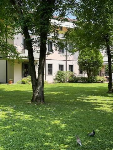 appartamento in vendita a Brescia in zona Volta