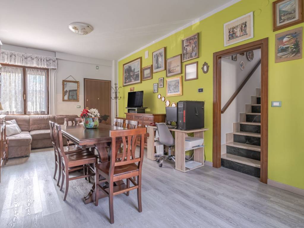 casa indipendente in vendita a Brescia in zona Villaggio Prealpino